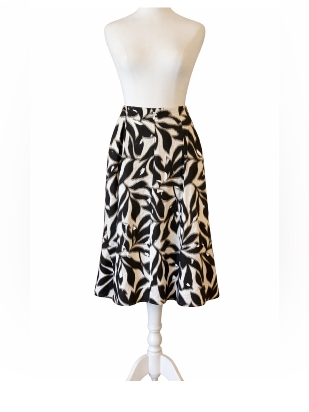 Women’s Banana Republic Black & White Leaf-Print Midi Skirt Size 16